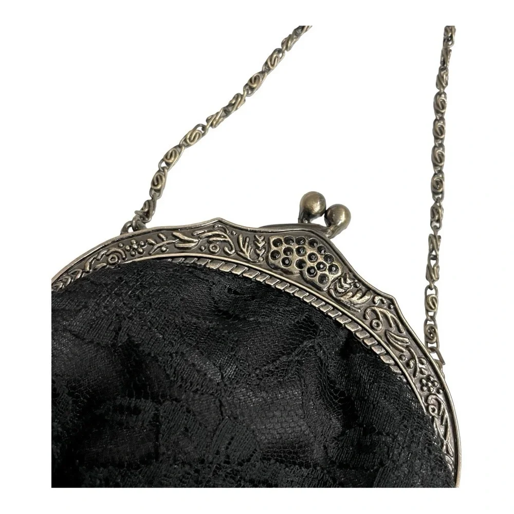 Vintage Black Lace Evening Purse with Silver Kiss Lock Frame & Chain Handle